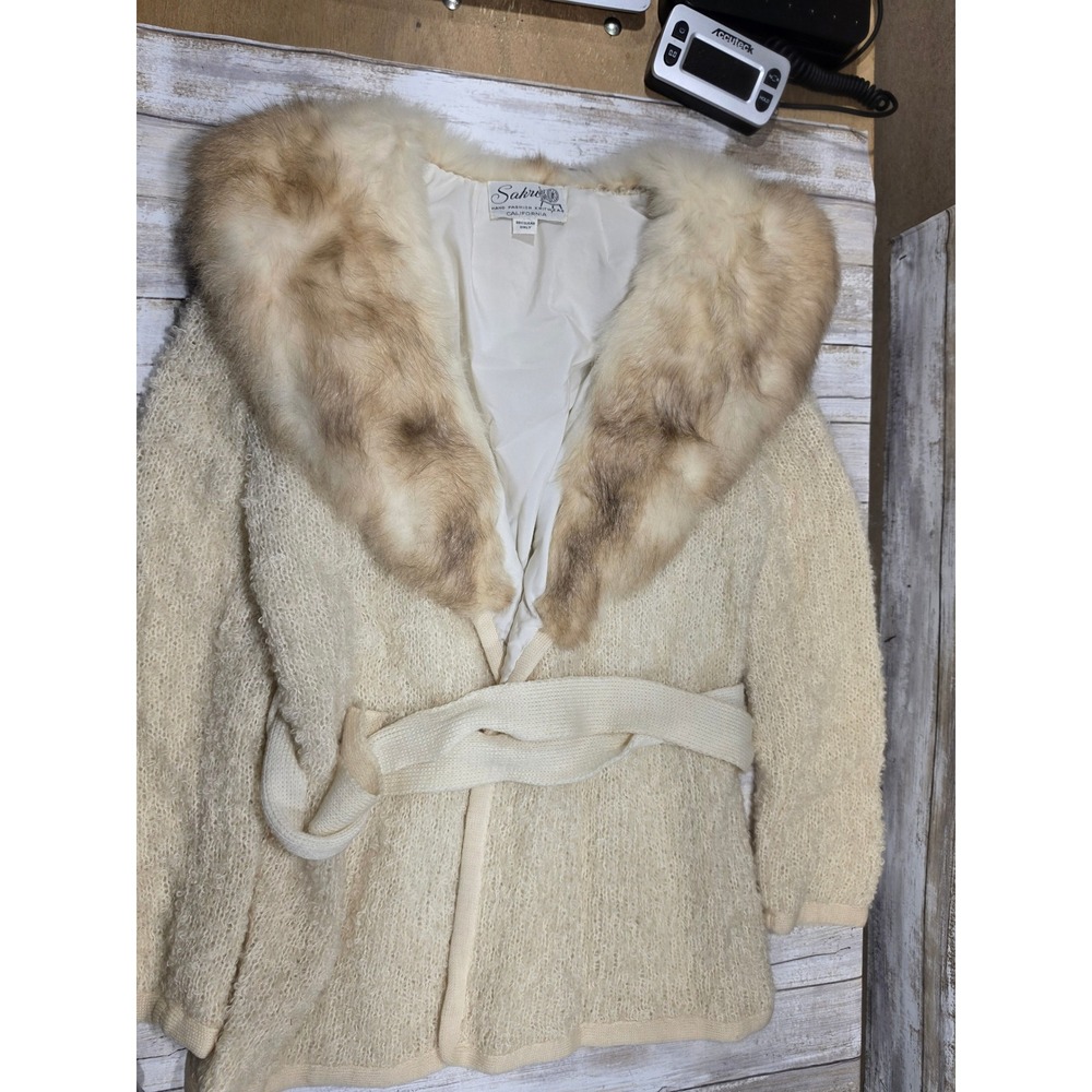 Sakri Vintage Cream Boucle Knit Cardigan Real? Faux Fur Collar Belted Sweater M - Picture 3 of 8